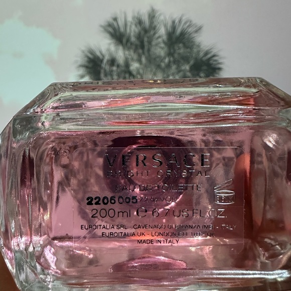 6.7oz Versace Bright Crystal Perfume - Picture 2 of 3